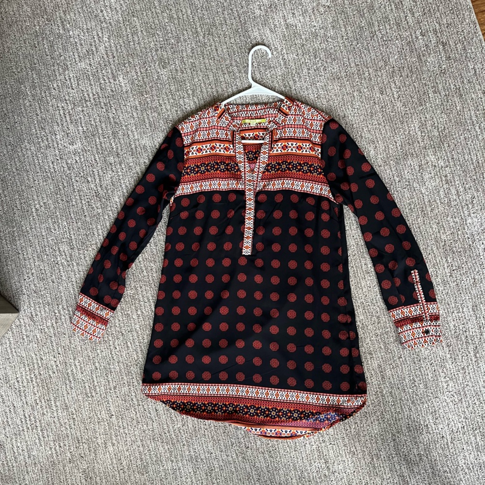 Gianni Bini Long sleeved Tunic top